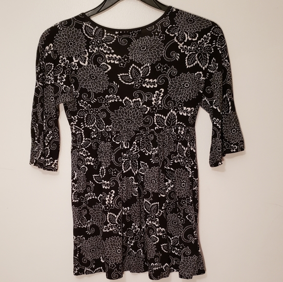 Express Womens SMALL Black and White Floral - Picture 5 of 6
